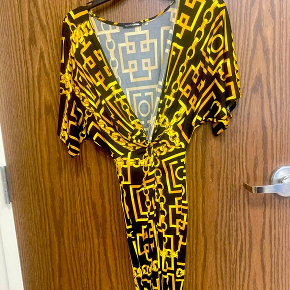 Fashion Nova romper - Picture 2 of 5